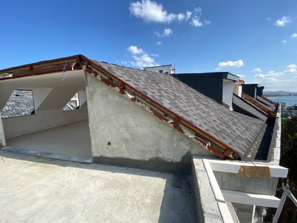 Yılmazer Yapı Koru Plus Sitesi 2. Blok Çatı Kurulum İşleri